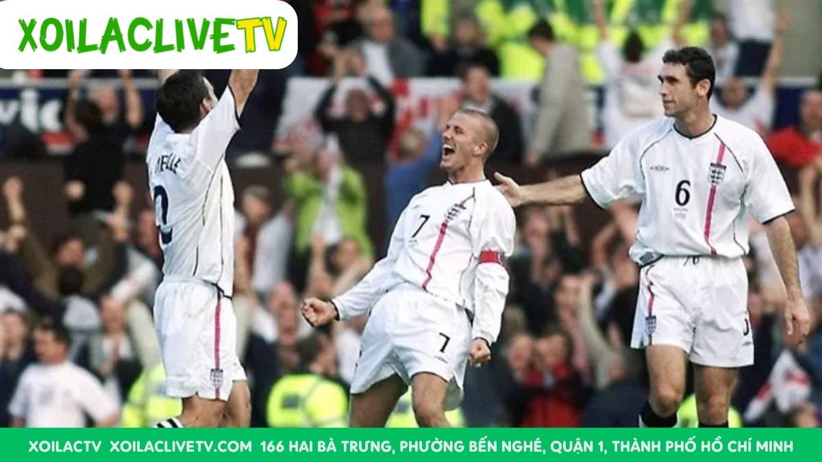 Khoảnh khắc vĩ đại: Cú sút phạt lịch sử đưa đội tuyển Anh đến World Cup 2002.