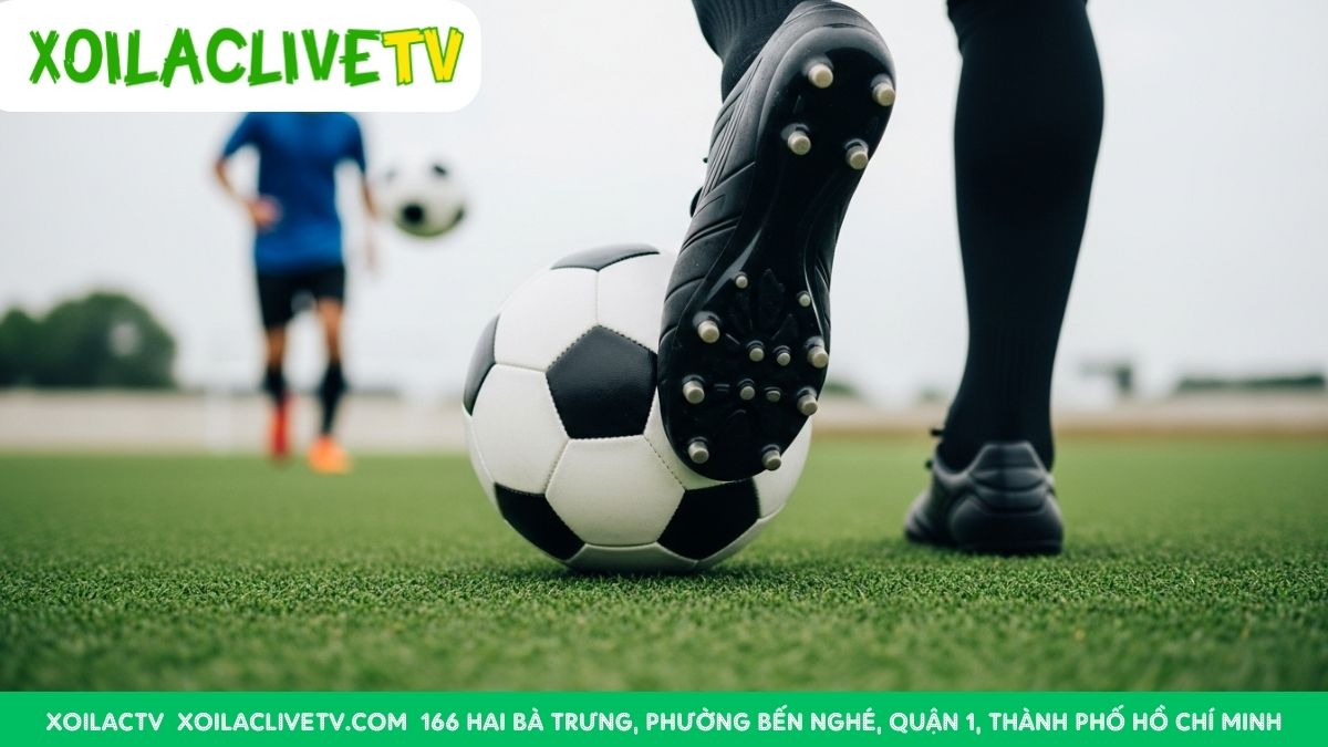 Nền tảng của mọi lối chơi: Đường chuyền ngắn chính xác bằng lòng bàn chân.