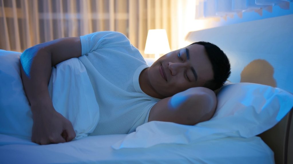 Ăn uống thức khuya xem bóng đá