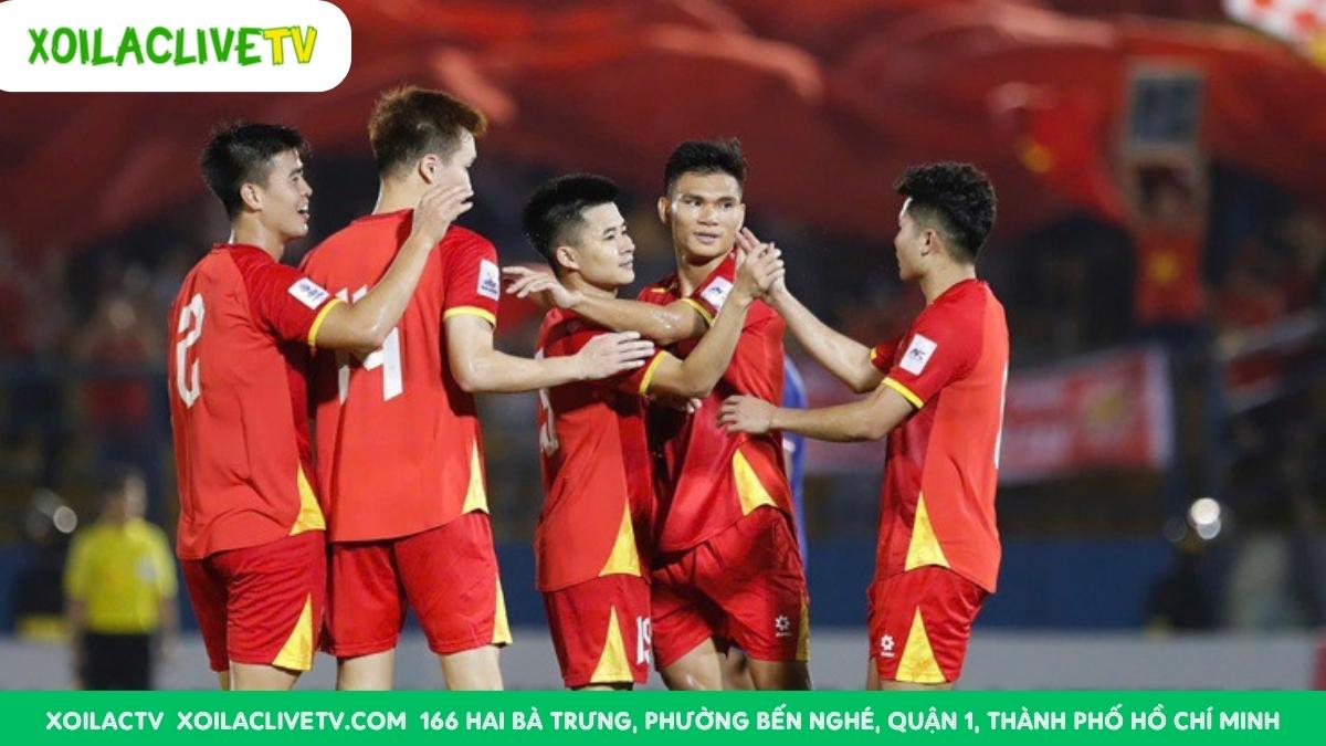 Hình ảnh biểu trưng cho sự thăng tiến của bóng đá Việt Nam trên Bảng xếp hạng FIFA – một hành trình đi lên đầy nỗ lực và hy vọng.