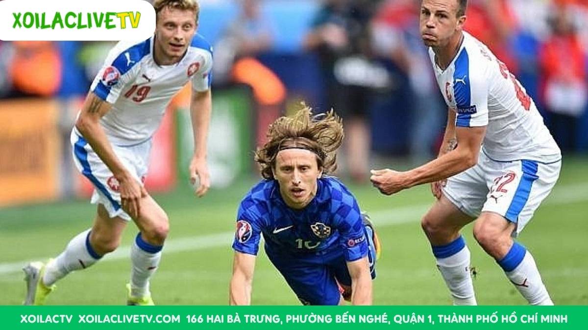 Patrik Schick và hàng công Séc sẽ phải vượt qua hàng thủ đẳng cấp thế giới của Croatia nếu muốn giữ điểm ở lại Eden Arena.